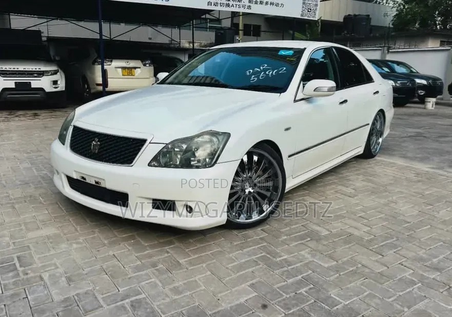 Toyota Crown 2006 Ivory
