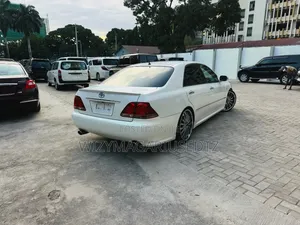 Toyota Crown 2006 Ivory