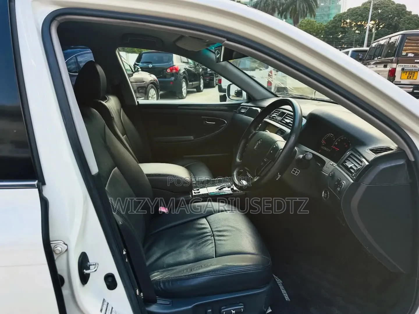 Toyota Crown 2006 Ivory