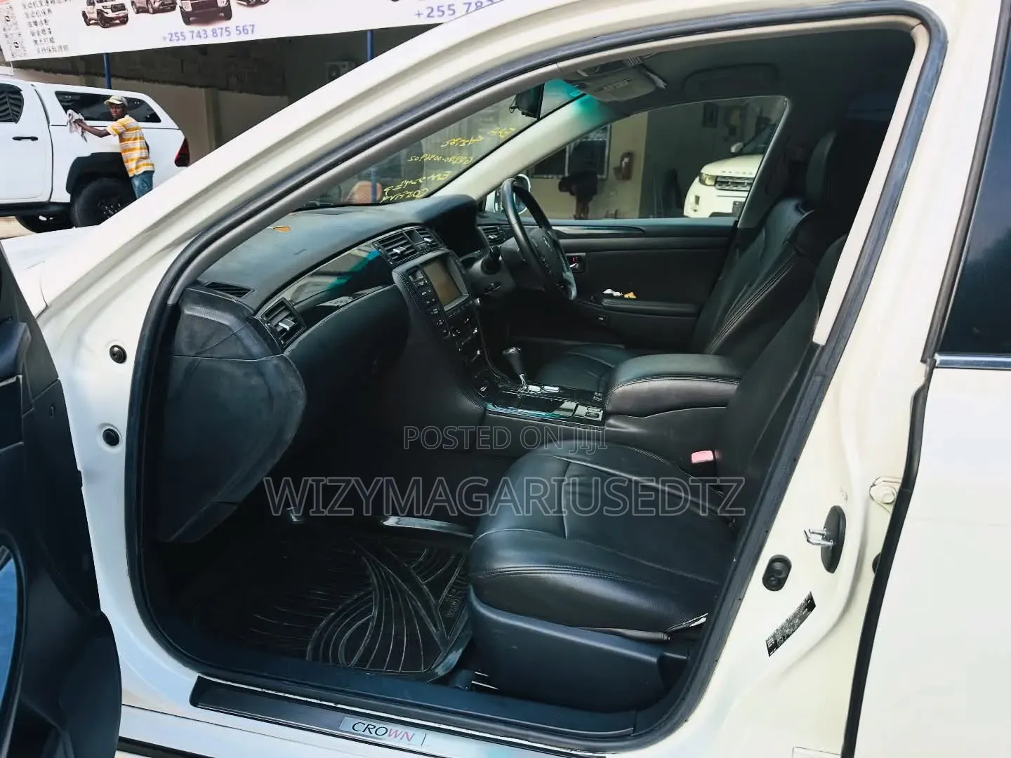 Toyota Crown 2006 Ivory