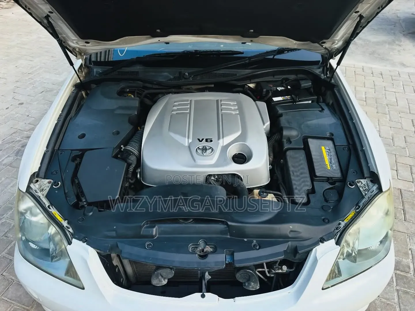 Toyota Crown 2006 Ivory