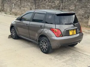 Toyota IST 2004 Gray
