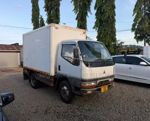 Mitsubishi Canter 2015 White