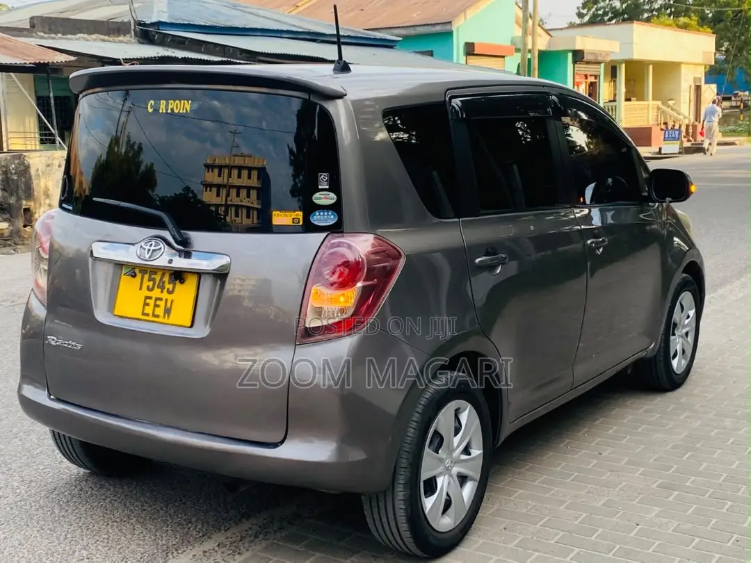 Toyota Ractis 2007 Gray