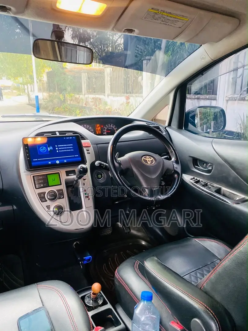 Toyota Ractis 2007 Gray