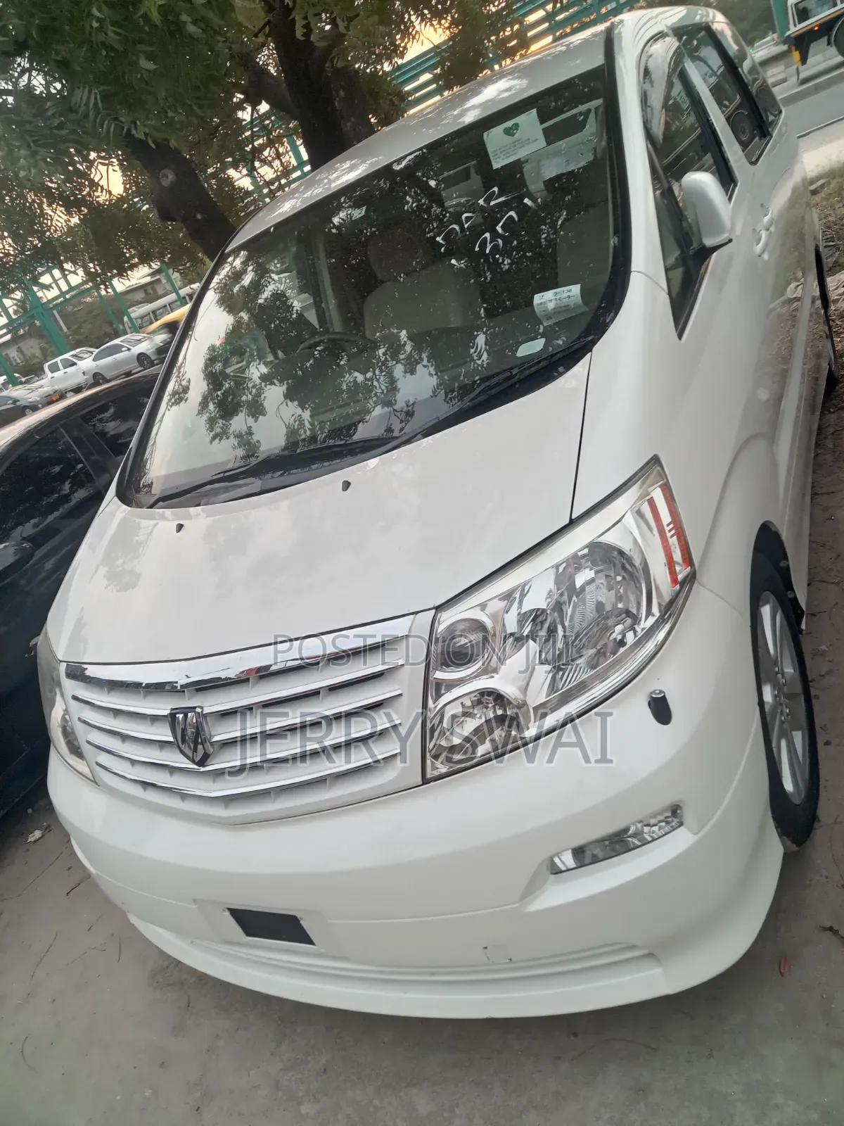 Toyota Alphard 2004 White