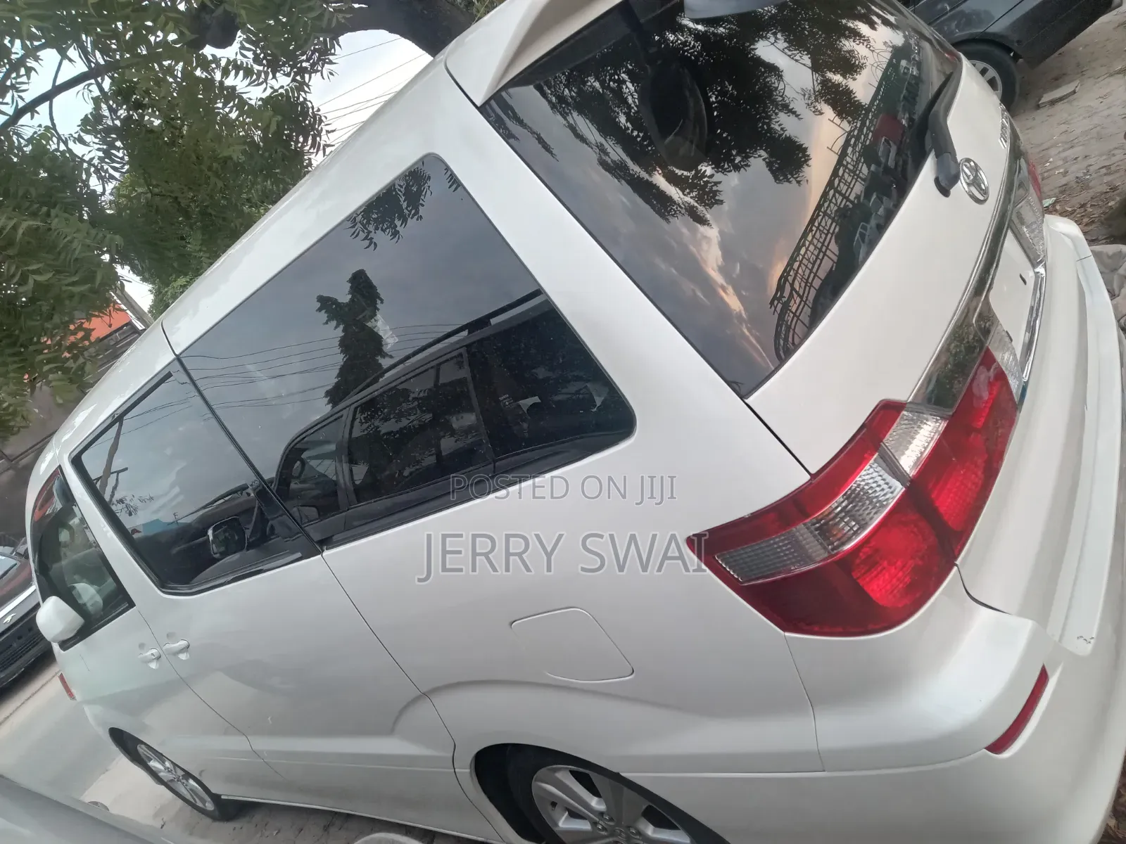 Toyota Alphard 2004 White