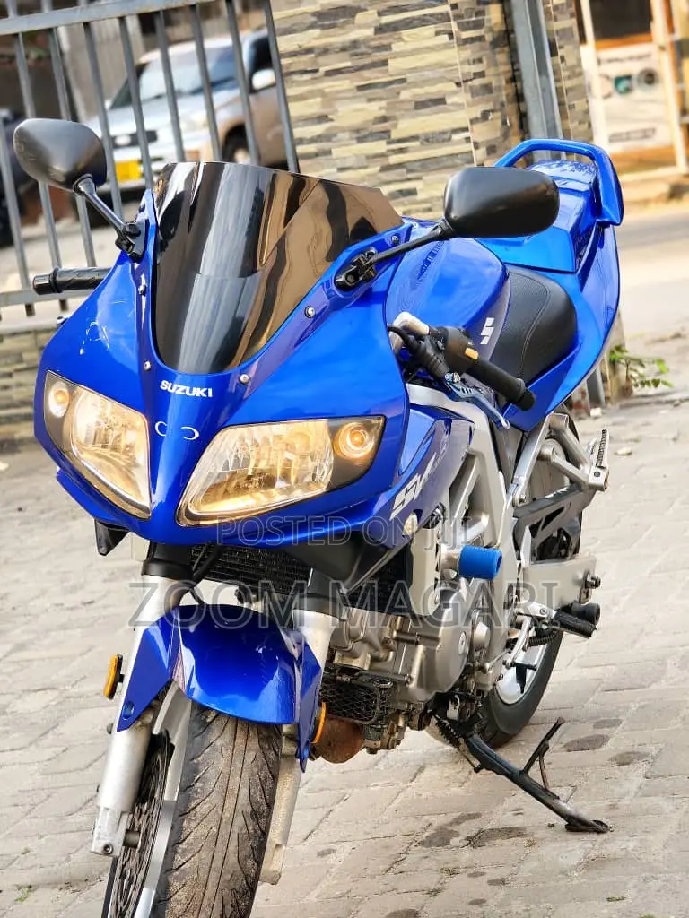 Suzuki SFV650 2021 Blue