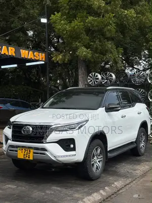 Toyota Fortuner 2.4 D AWD 2020 Pearl