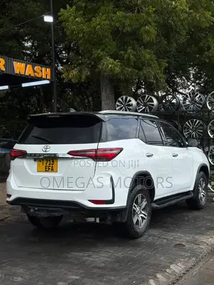 Toyota Fortuner 2.4 D AWD 2020 Pearl