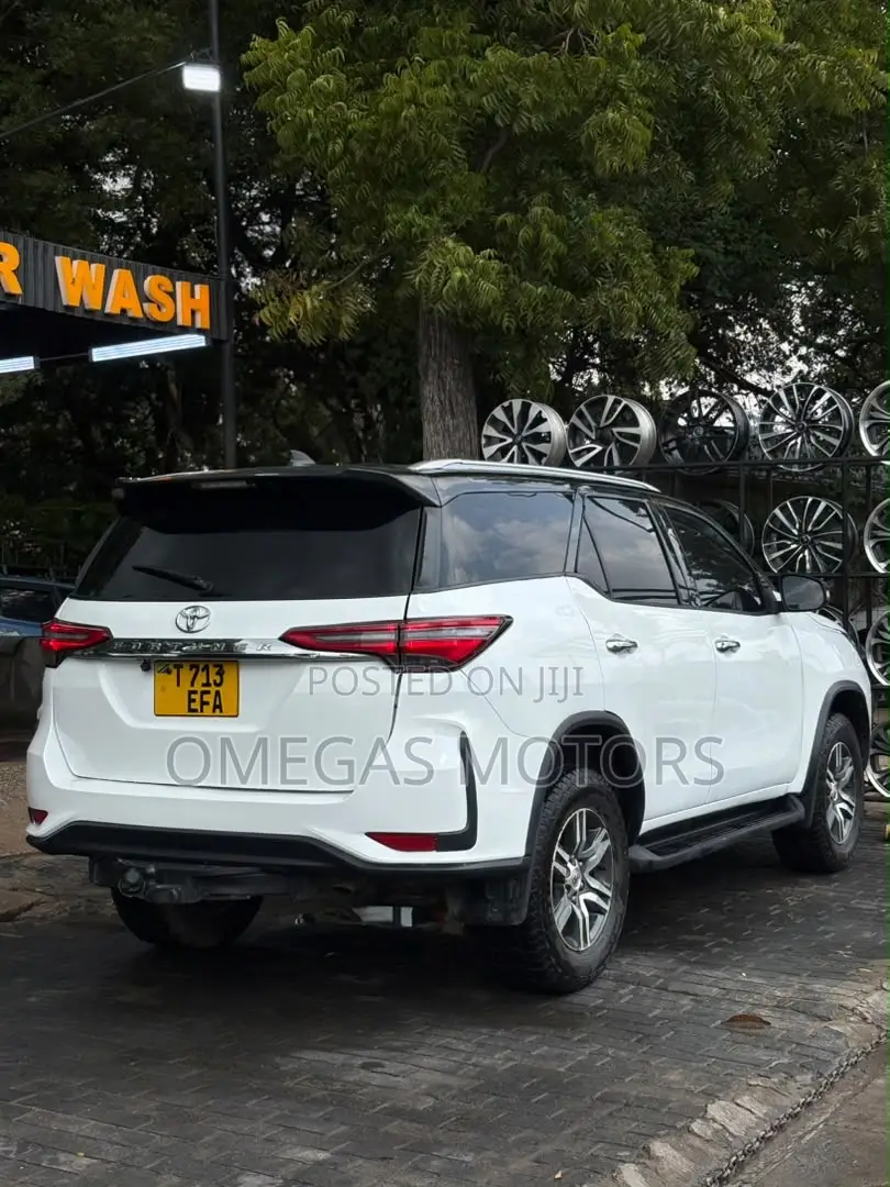 Toyota Fortuner 2.4 D AWD 2020 Pearl