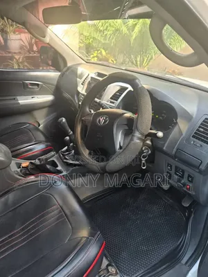 Toyota Hilux 2013 White