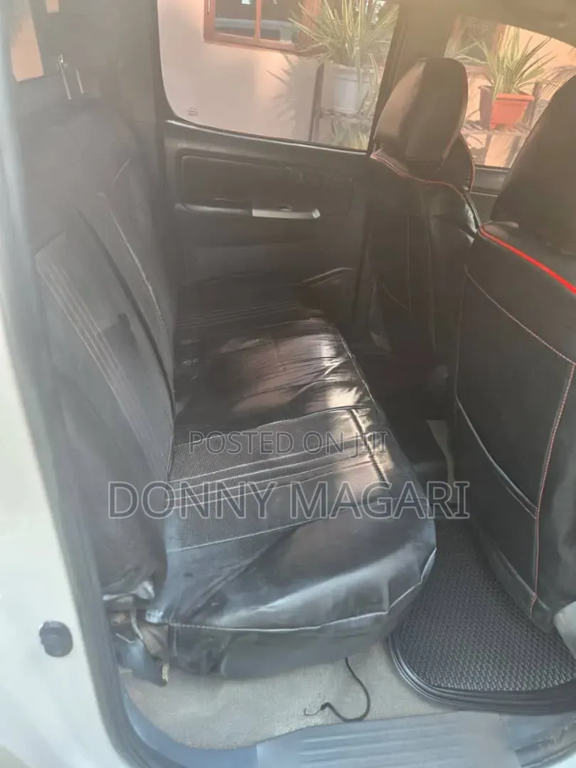 Toyota Hilux 2013 White