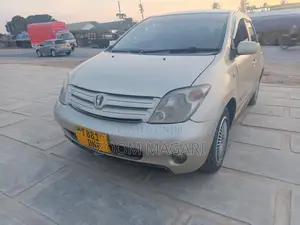 Toyota IST 2004 Beige