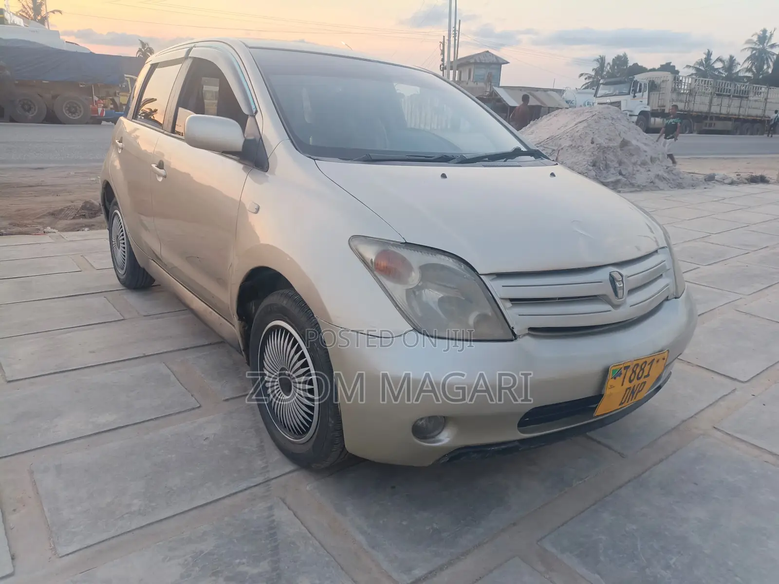 Toyota IST 2004 Beige