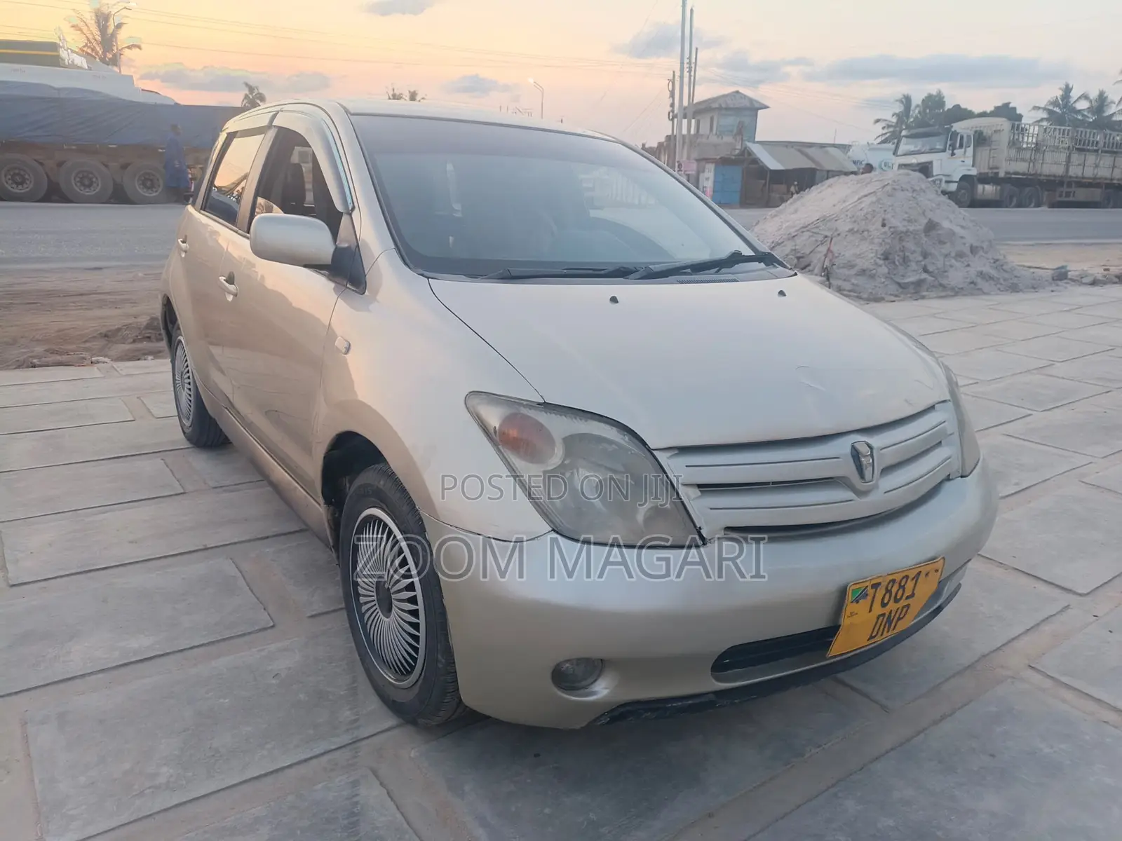 Toyota IST 2004 Beige
