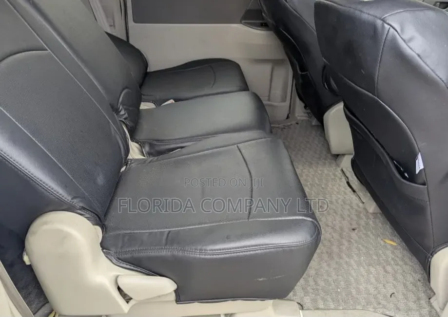 Toyota Noah 2010 White