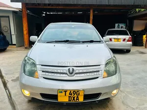 Toyota IST 2003 Silver