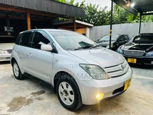 Toyota IST 2003 Silver