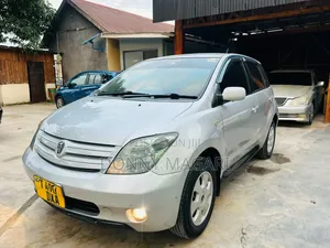 Toyota IST 2003 Silver
