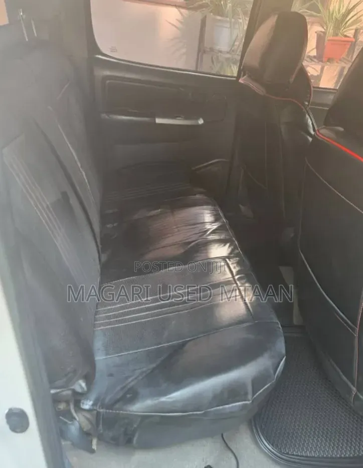 Toyota Hilux 2008 White