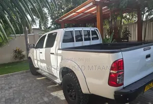 Toyota Hilux 2008 White