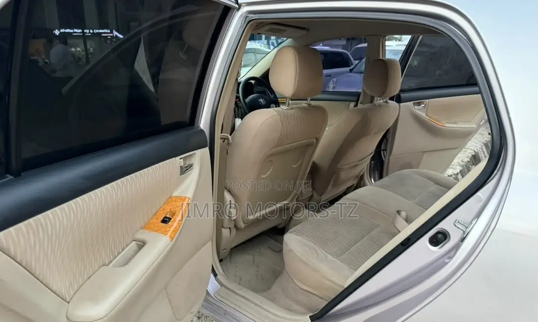 Toyota Corolla RunX 2005 Silver