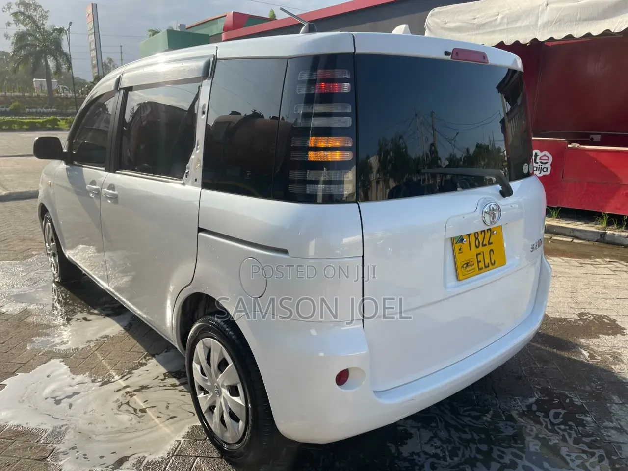 Toyota Sienta 2004 White