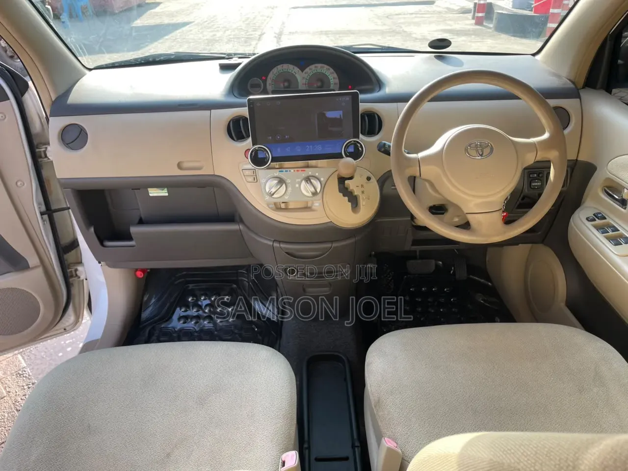 Toyota Sienta 2004 White