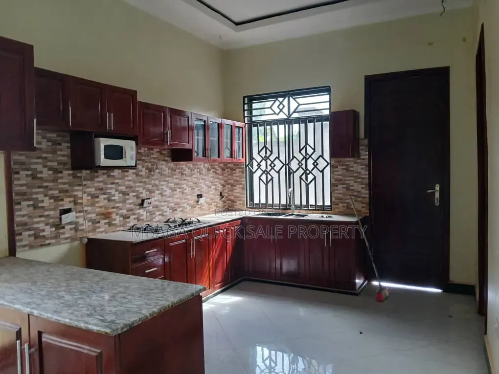 3bdrm Apartment in Kiluvya for sale