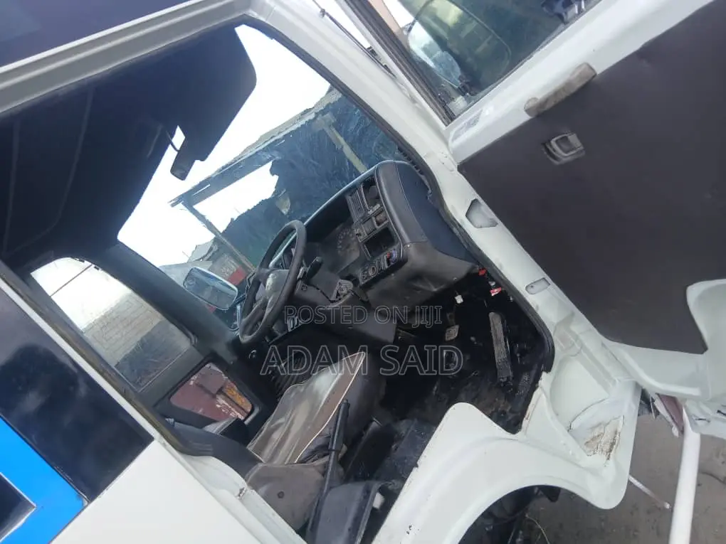 Nissan Civilian 2004 White