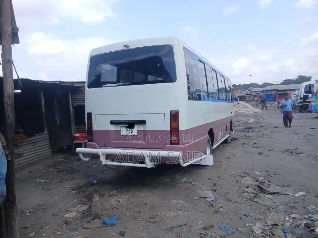 Nissan Civilian 2004 White
