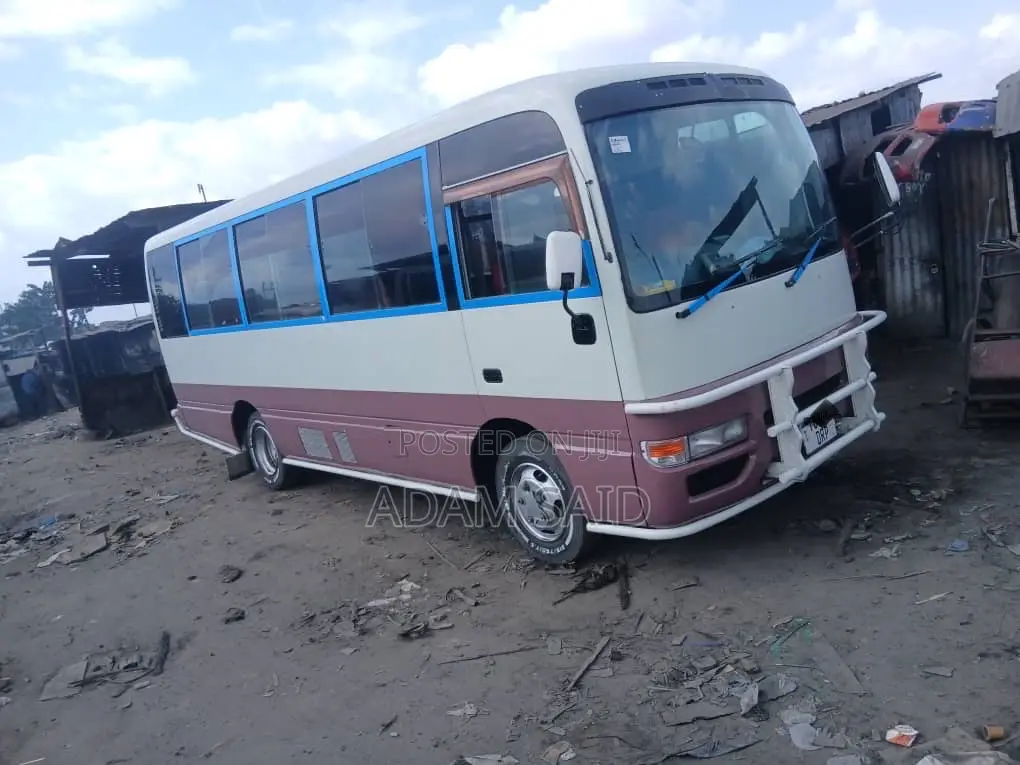Nissan Civilian 2004 White