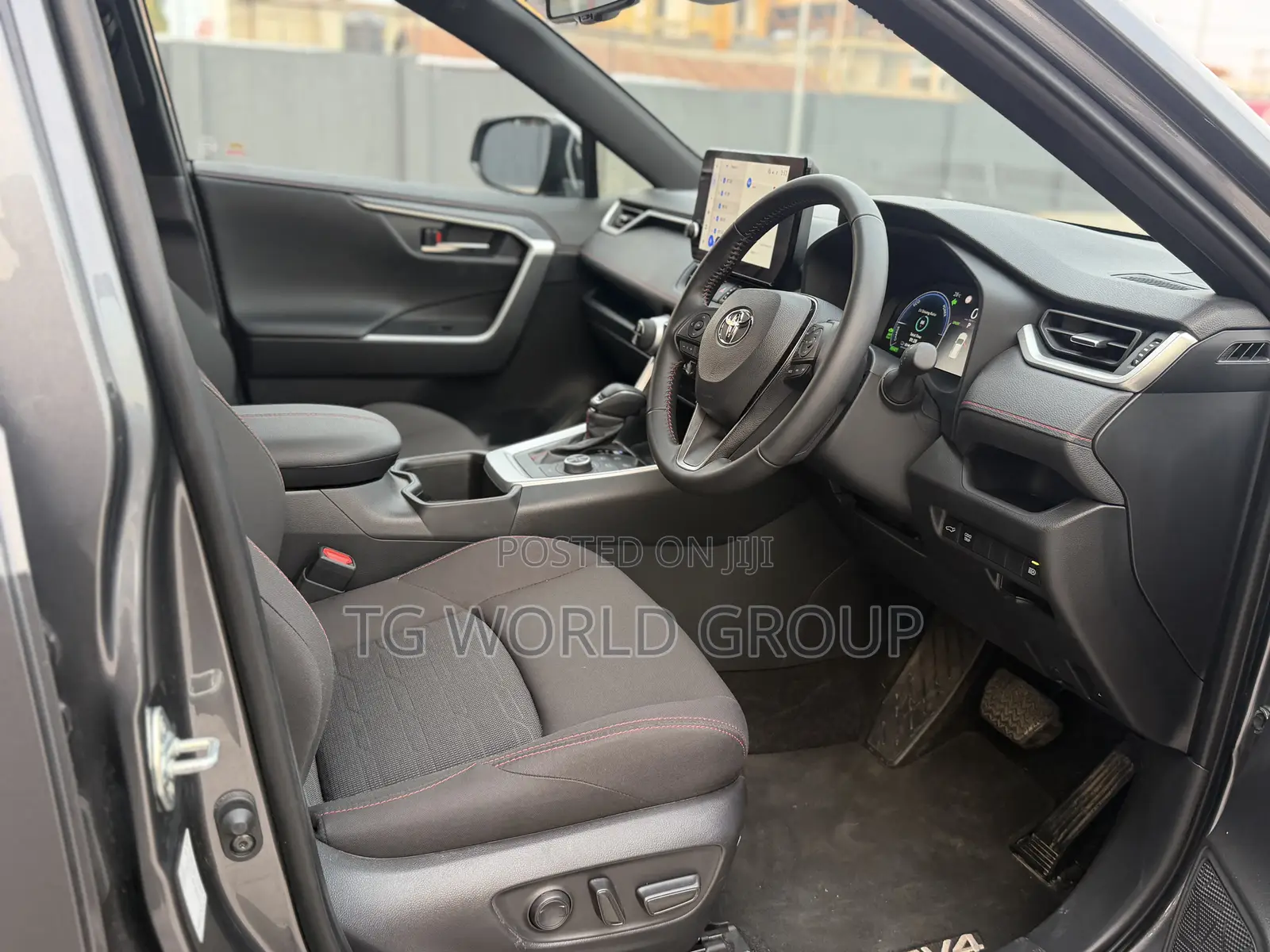 Toyota RAV4 Plug-In Hybrid XSE AWD 2025 Gray