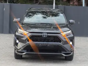 Toyota RAV4 Plug-In Hybrid XSE AWD 2025 Gray