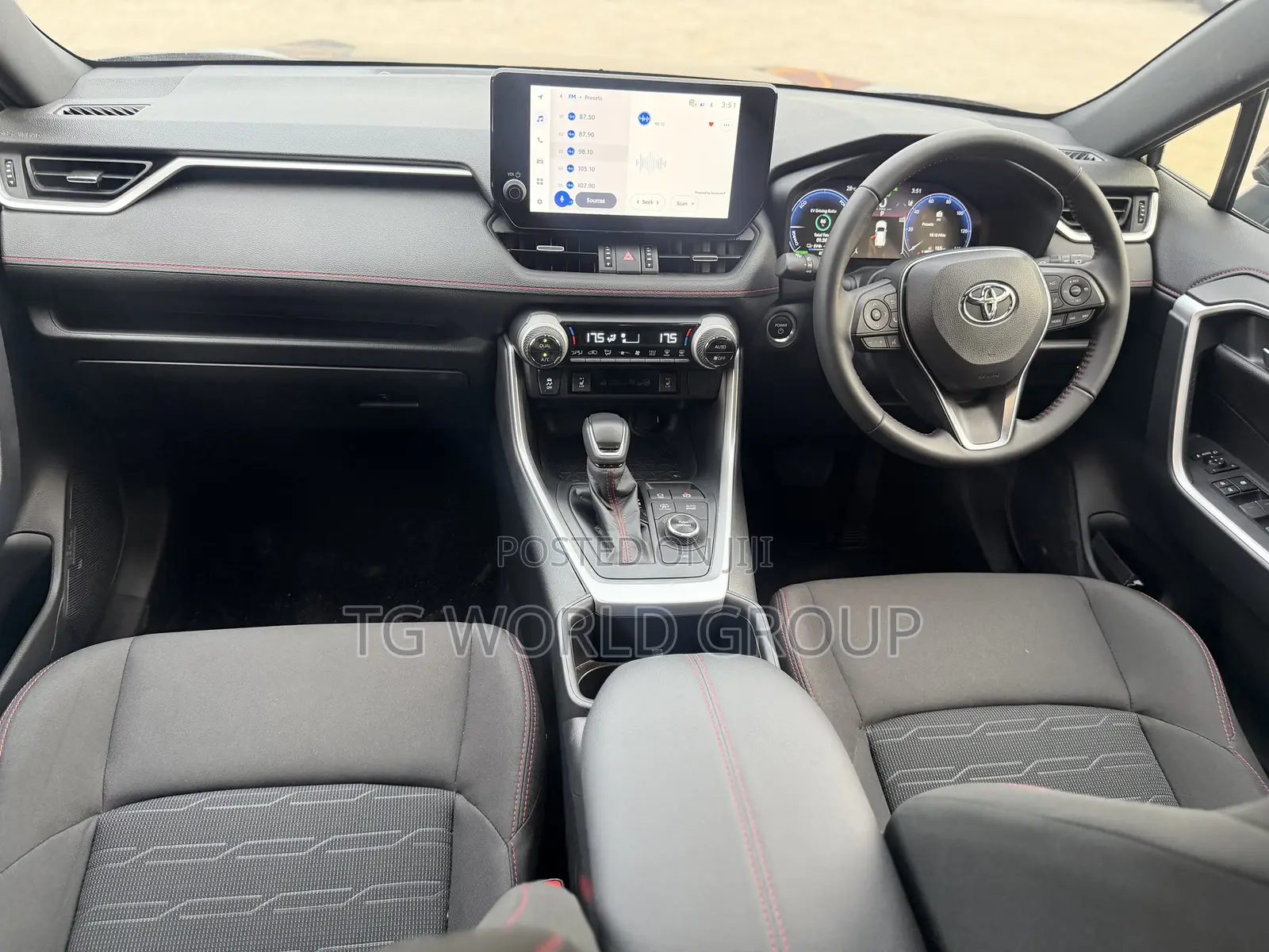 Toyota RAV4 Plug-In Hybrid XSE AWD 2025 Gray