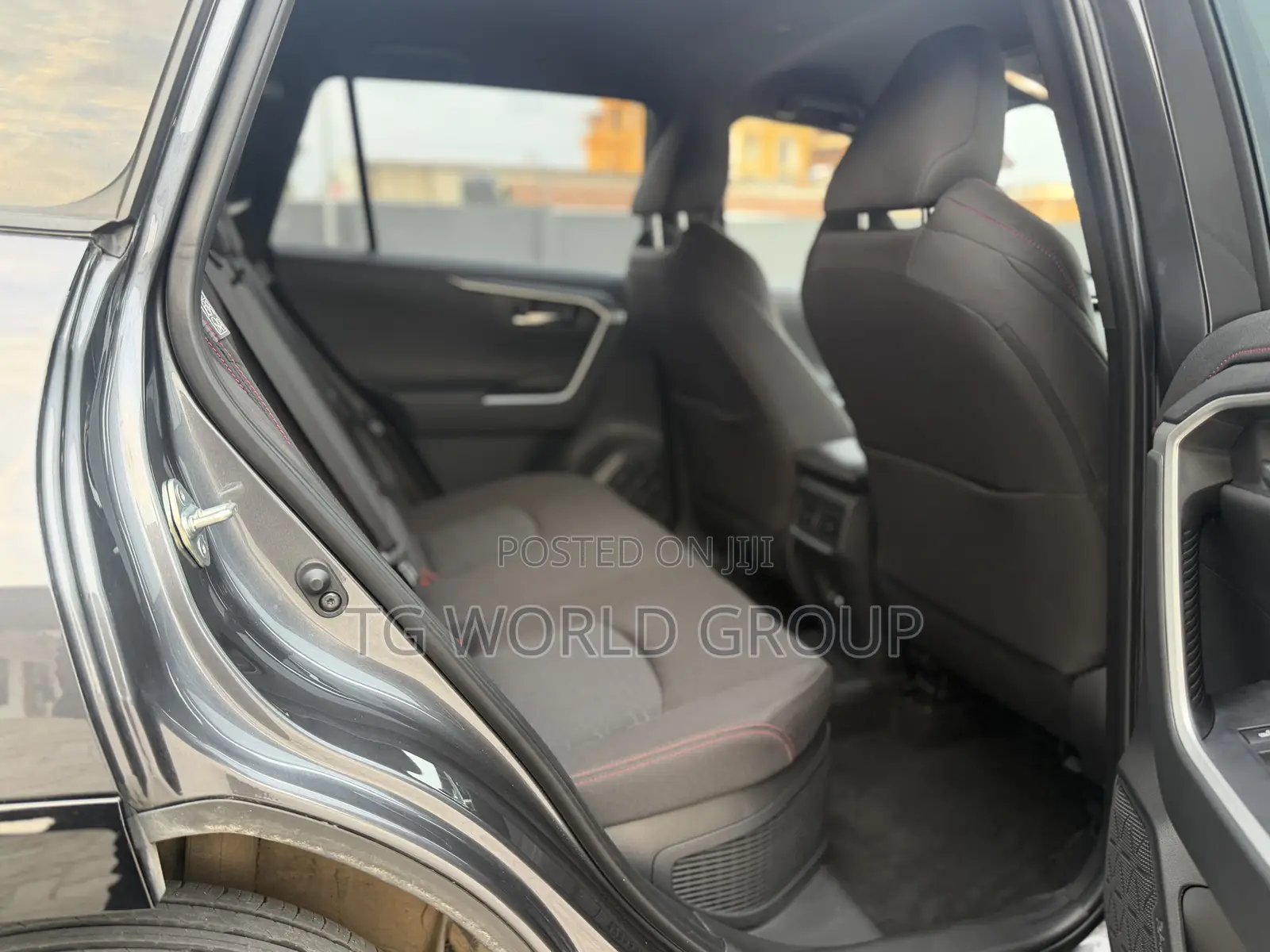 Toyota RAV4 Plug-In Hybrid XSE AWD 2025 Gray