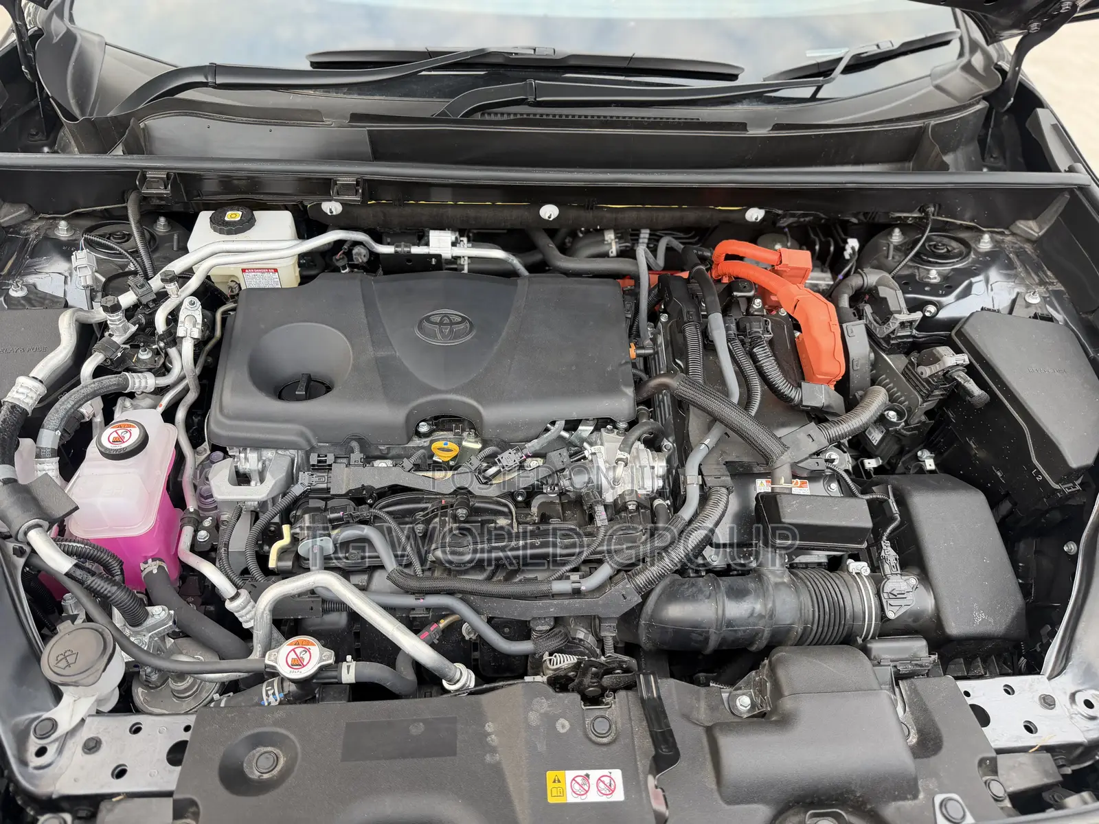 Toyota RAV4 Plug-In Hybrid XSE AWD 2025 Gray
