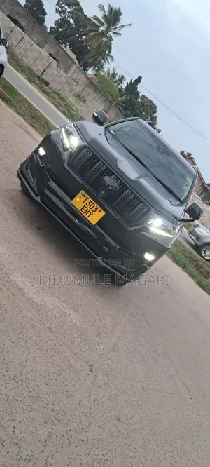 Toyota Land Cruiser Prado 2022 Black