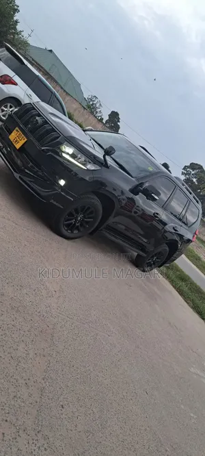 Toyota Land Cruiser Prado 2022 Black