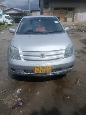 Toyota IST 2004 Silver