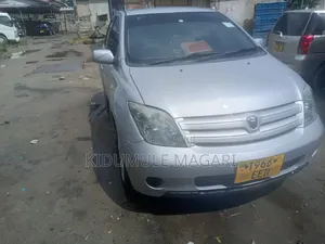 Toyota IST 2004 Silver