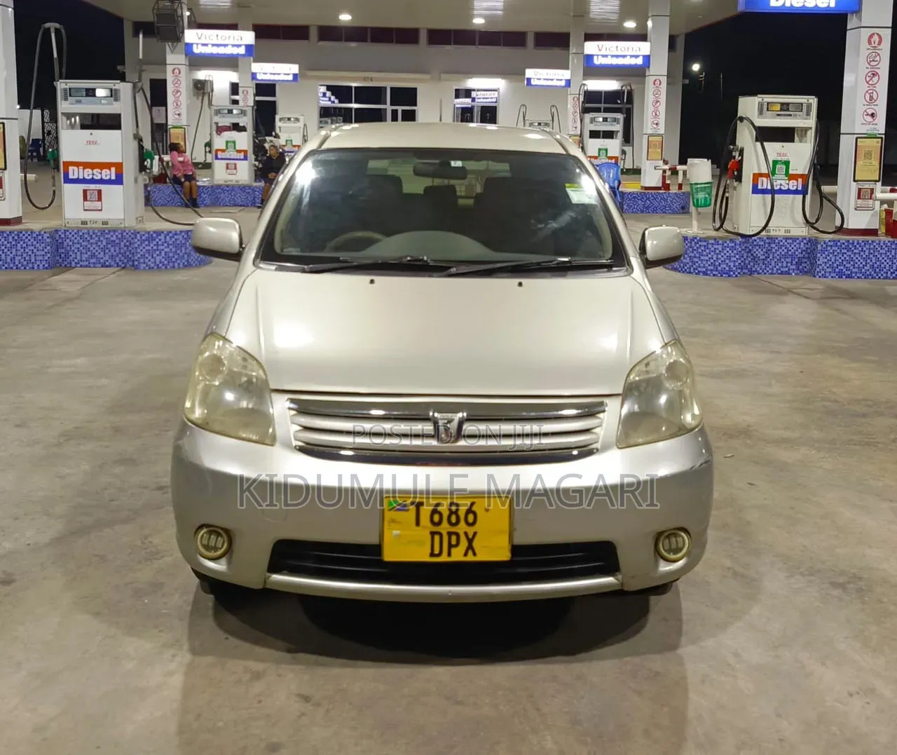 Toyota Raum 2005 Gold