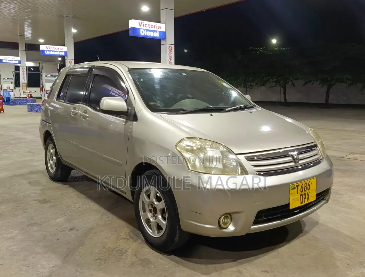 Toyota Raum 2005 Gold