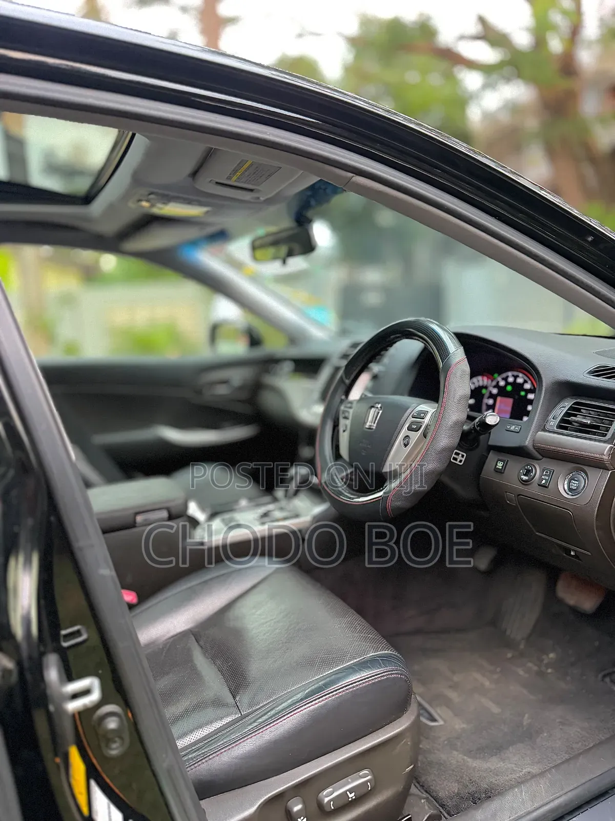 Toyota Crown 2012 Black