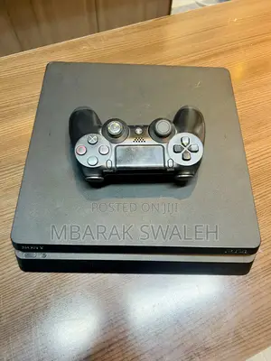 Playstation 4 Slim