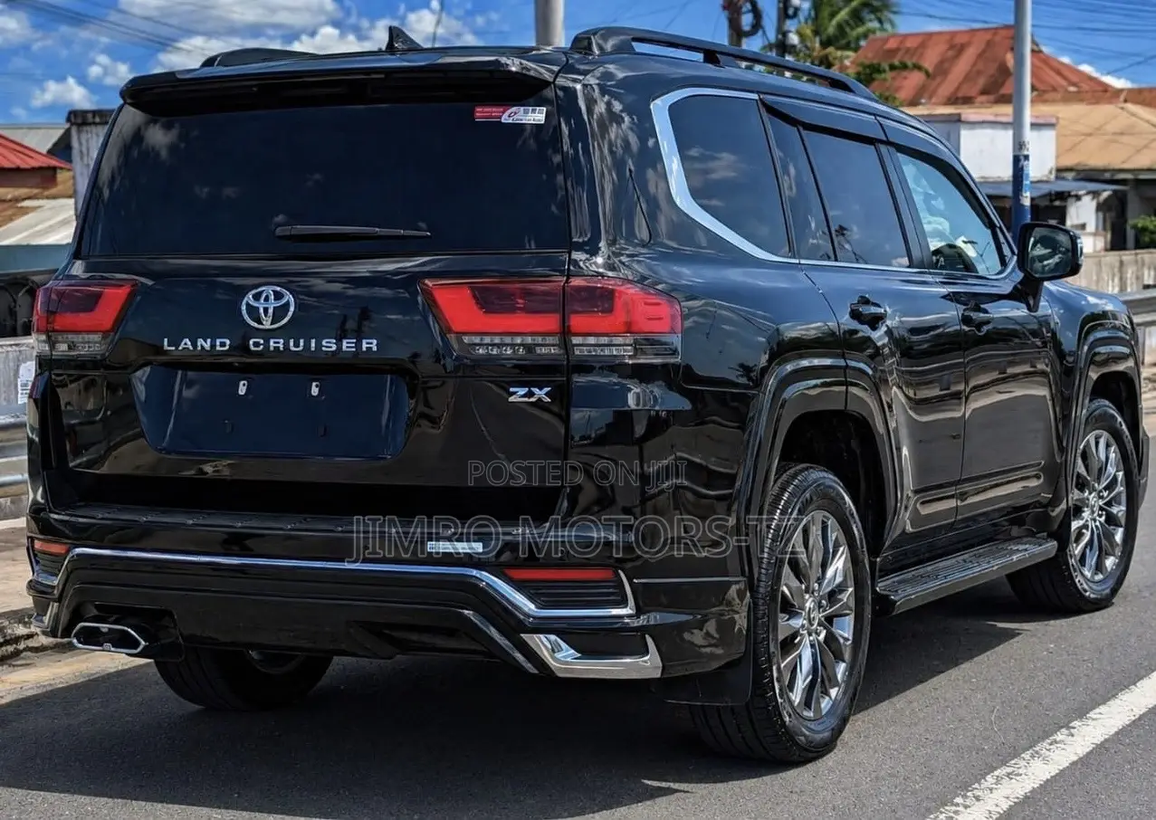 Toyota Land Cruiser 2024 Black