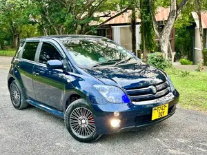 Toyota IST 2004 Blue