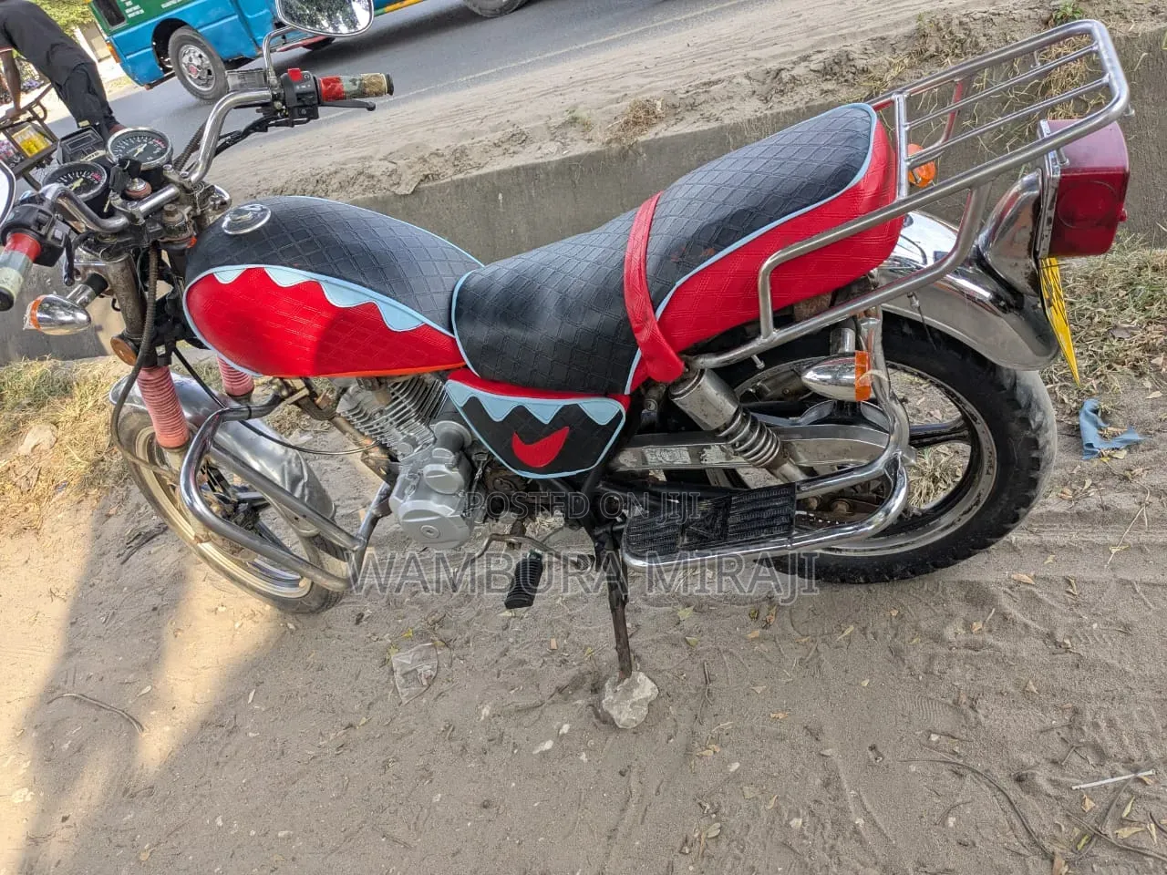 Bajaj RE 2025 Black