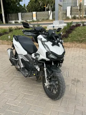 New Honda CB 2025 Silver